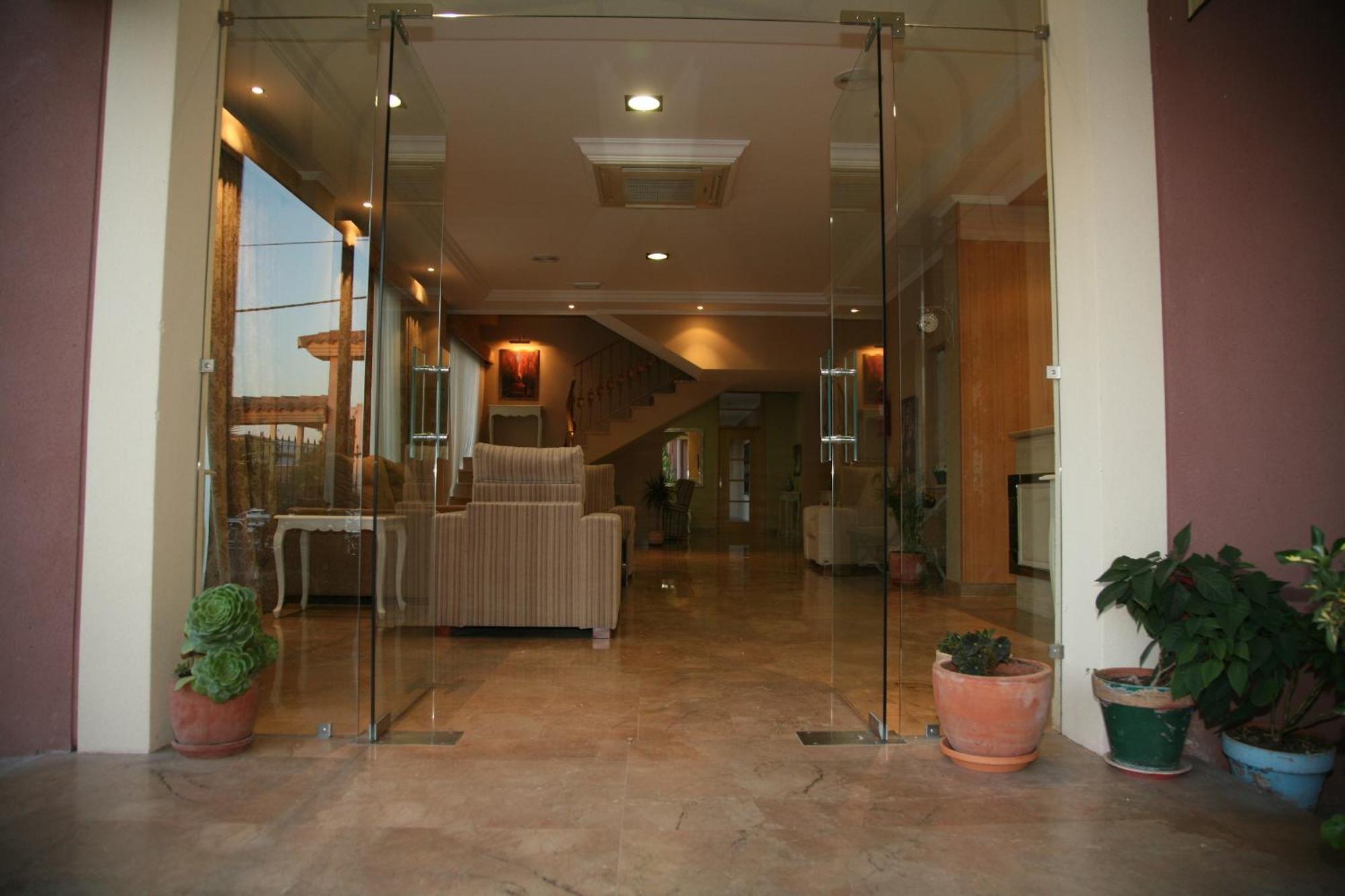 Hotel Torre Del Oro La Rinconada Exterior photo